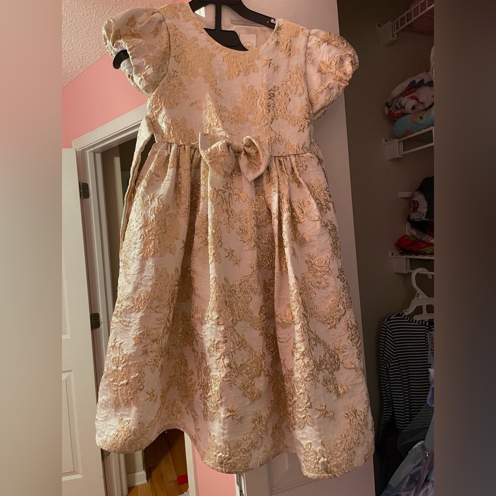 Very nice dress picture doesn’t do it’s justice